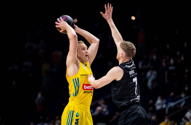 场上能够从 场上能够从