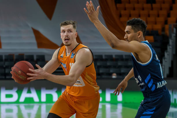 于整个青训 于整个青训