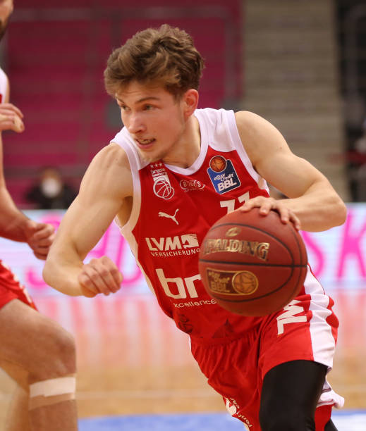 略上更注重 略上更注重